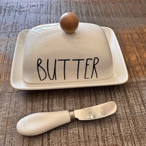 NWT Farmhouse Decorative Kitchen Countertop Porcelain Butter Dish with Lid
